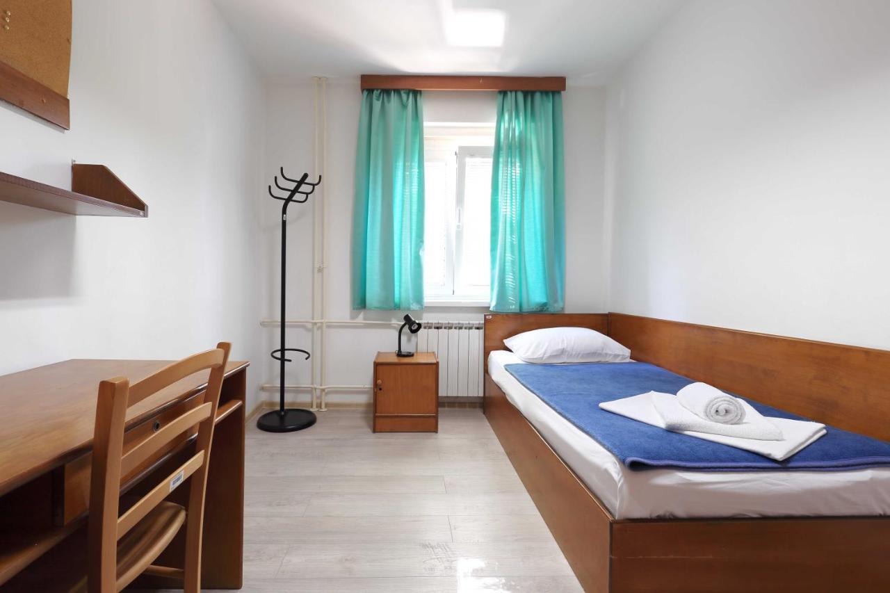 Rooms Studentsko Naselje Ivan Goran Kovacic Rijeka Exterior foto